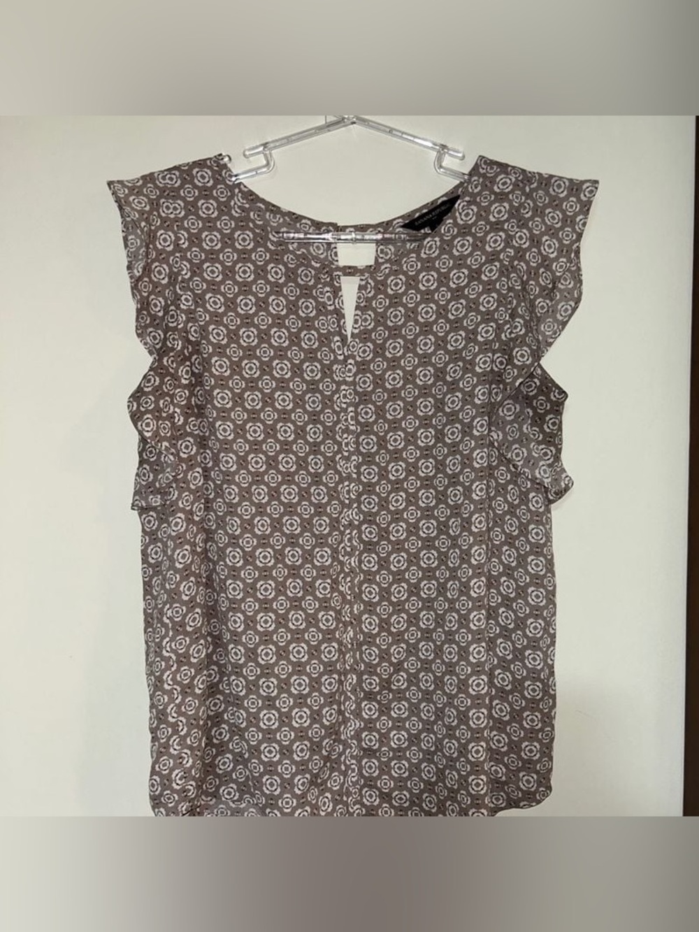 Banana Republic geometric-print sleeveless blouse size small